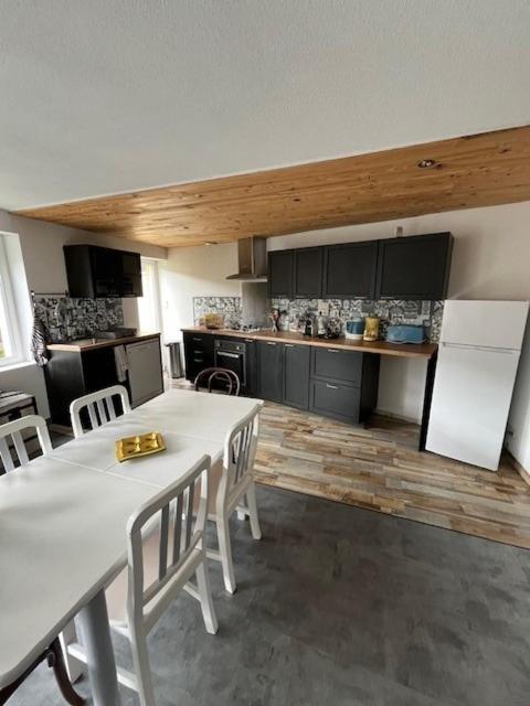 Jolie Maison De Campagne, Compostelle Soleymieux Kültér fotó