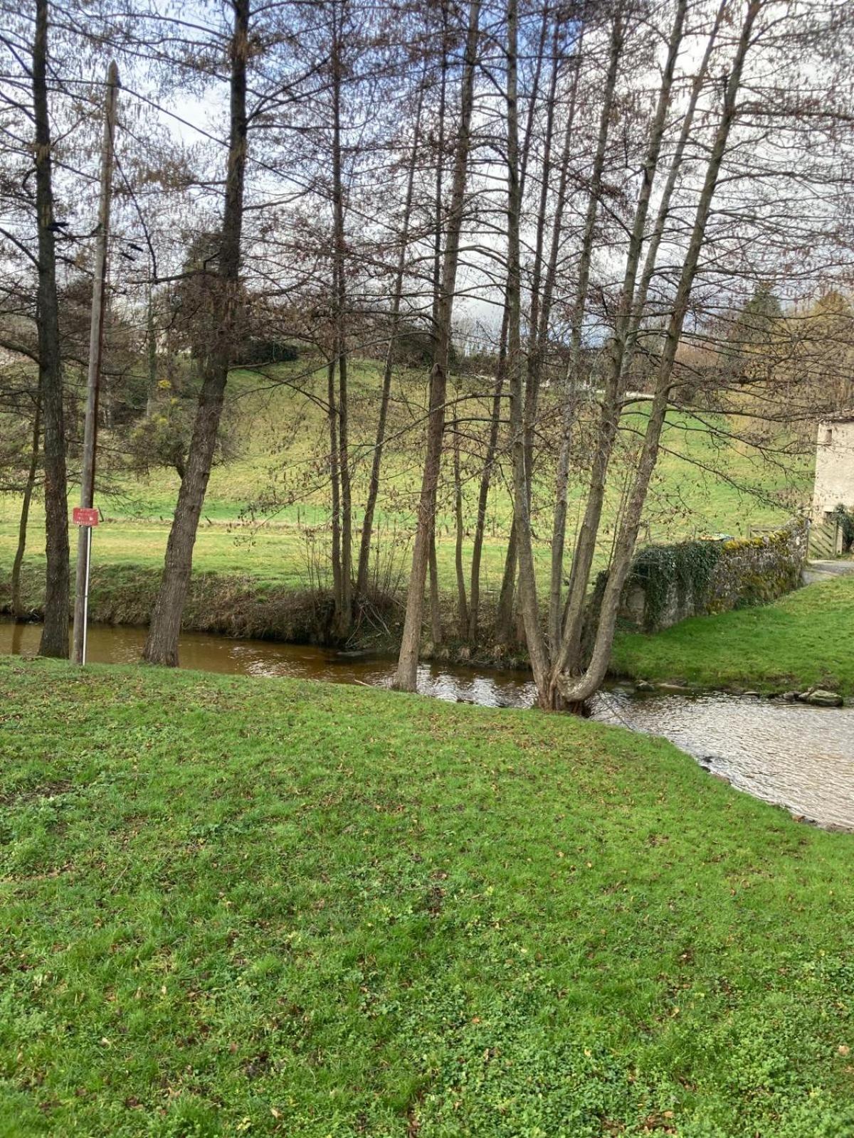 Jolie Maison De Campagne, Compostelle Soleymieux Kültér fotó